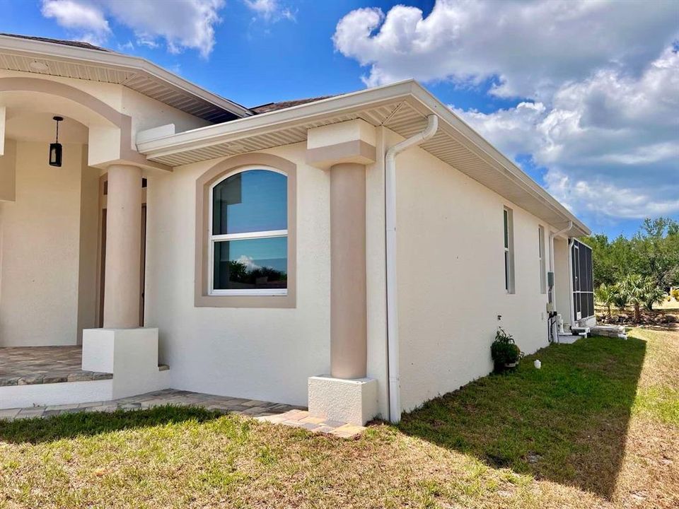 En Venta: $599,000 (4 camas, 2 baños, 1862 Pies cuadrados)