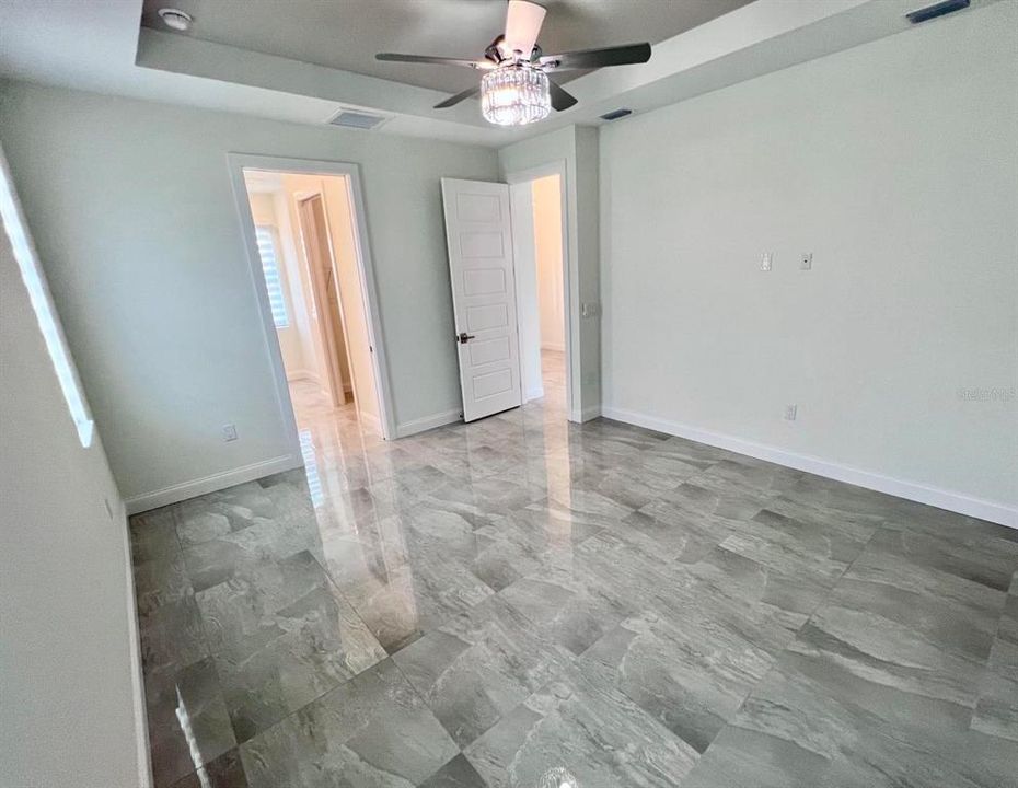 En Venta: $599,000 (4 camas, 2 baños, 1862 Pies cuadrados)