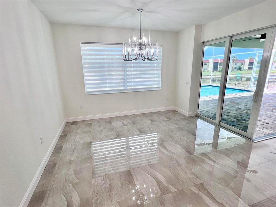En Venta: $599,000 (4 camas, 2 baños, 1862 Pies cuadrados)