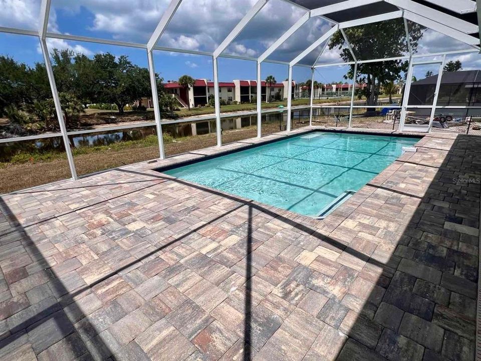 En Venta: $599,000 (4 camas, 2 baños, 1862 Pies cuadrados)