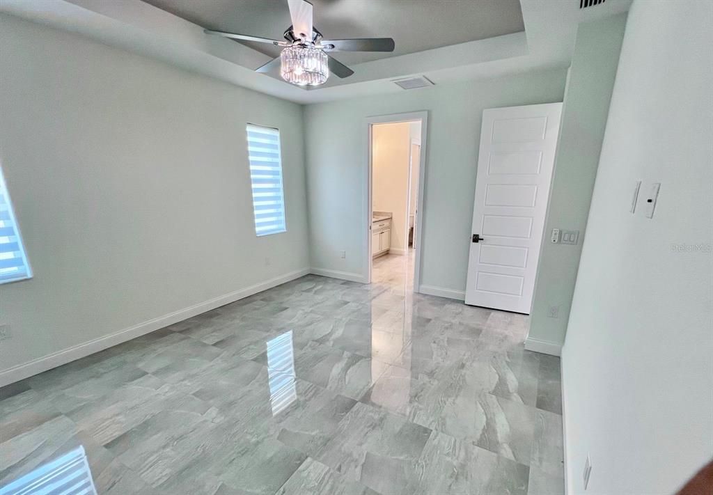 En Venta: $599,000 (4 camas, 2 baños, 1862 Pies cuadrados)