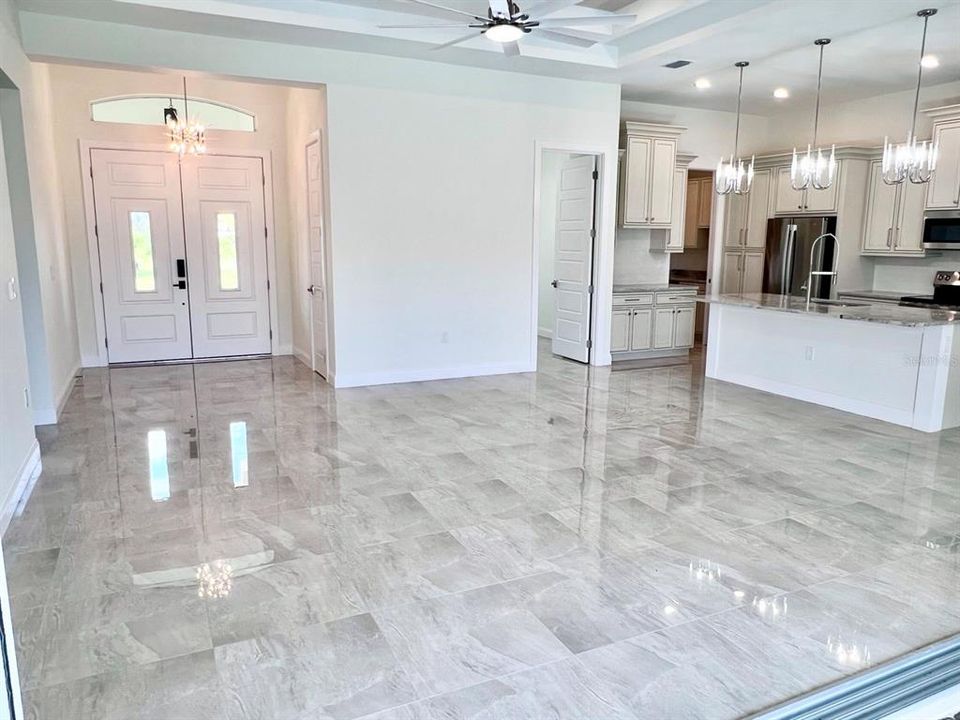 En Venta: $599,000 (4 camas, 2 baños, 1862 Pies cuadrados)