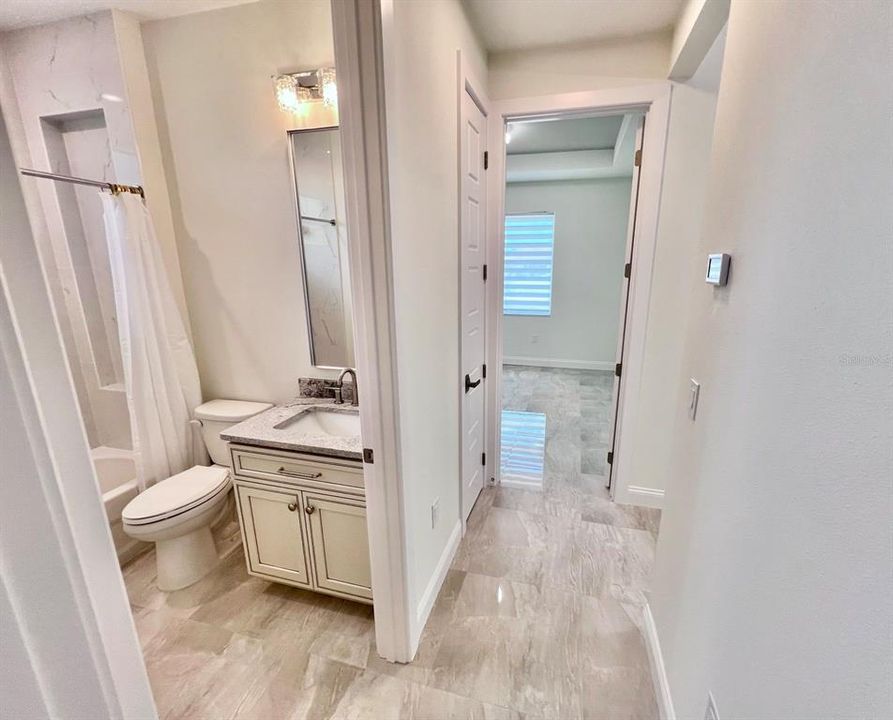 En Venta: $599,000 (4 camas, 2 baños, 1862 Pies cuadrados)