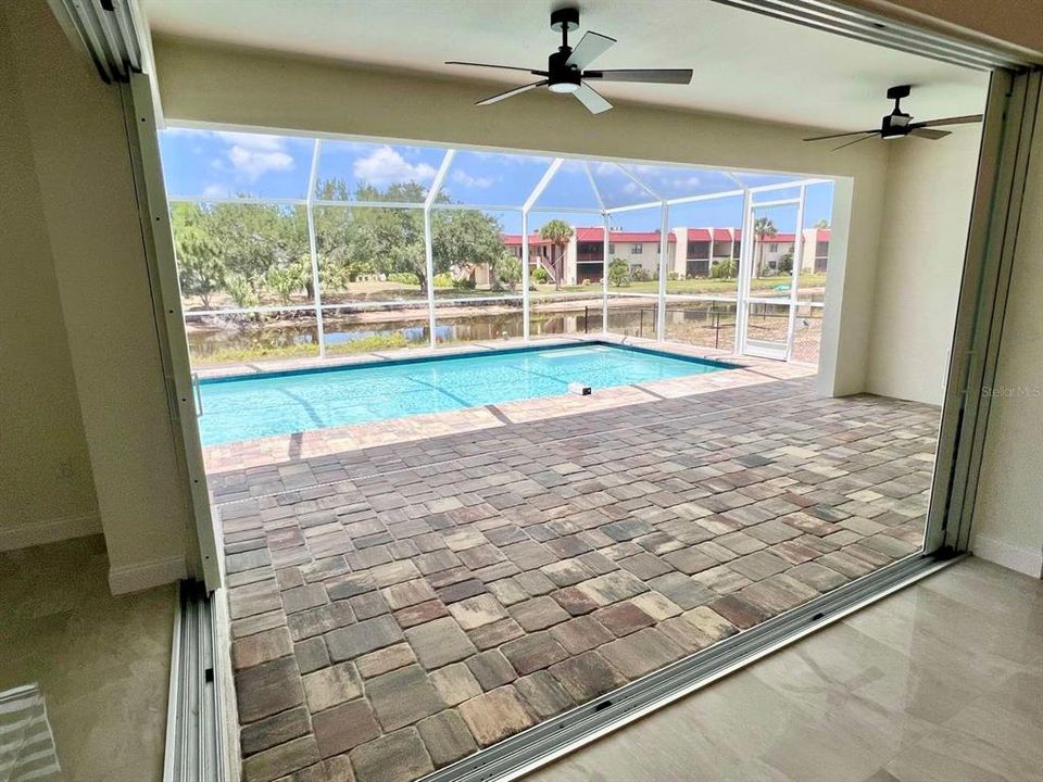 En Venta: $599,000 (4 camas, 2 baños, 1862 Pies cuadrados)