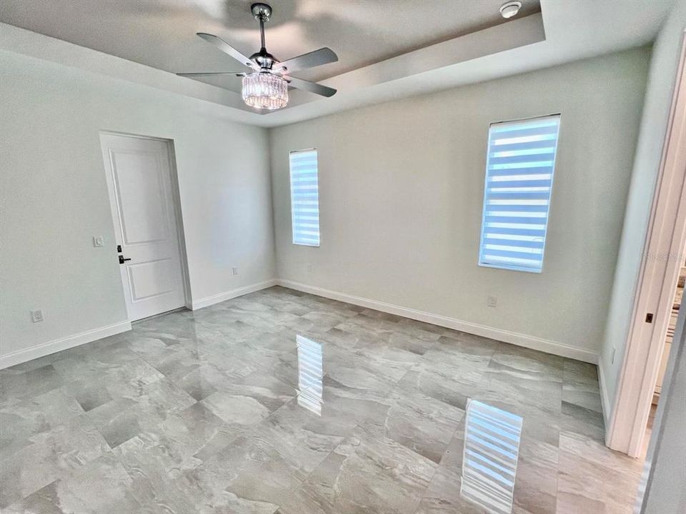 En Venta: $599,000 (4 camas, 2 baños, 1862 Pies cuadrados)