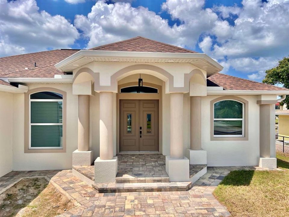 En Venta: $599,000 (4 camas, 2 baños, 1862 Pies cuadrados)