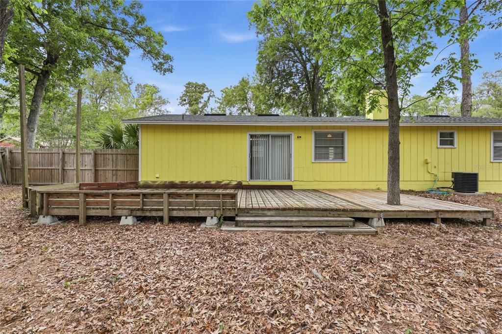 Под контрактом: $210,000 (3 спален, 2 ванн, 1050 Квадратных фут)