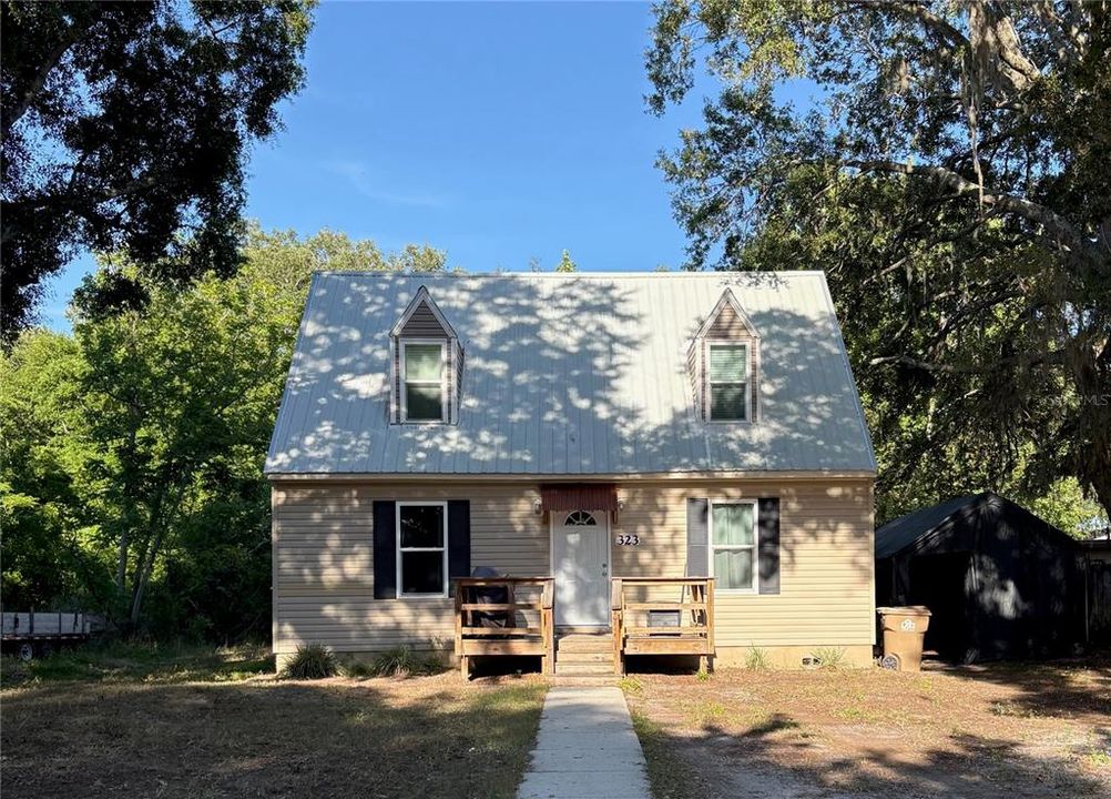 Active With Contract: $289,000 (3 beds, 2 baths, 1456 Square Feet)