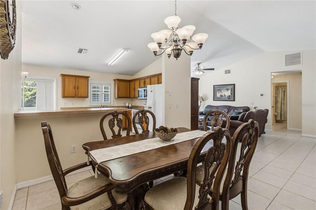 Activo con contrato: $400,000 (4 camas, 2 baños, 1806 Pies cuadrados)