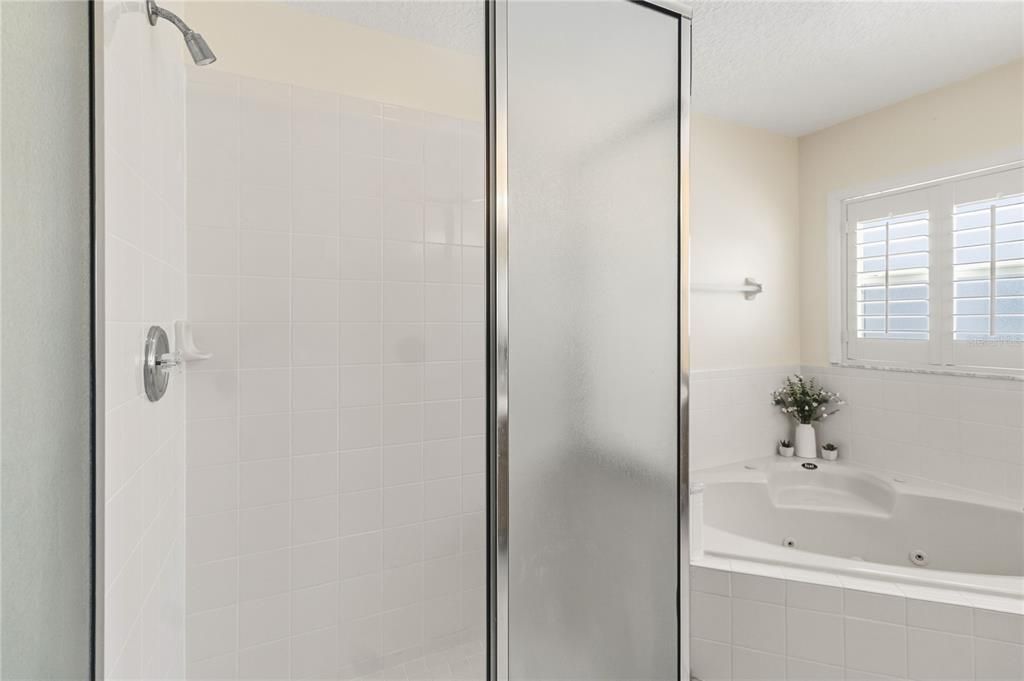 Activo con contrato: $400,000 (4 camas, 2 baños, 1806 Pies cuadrados)
