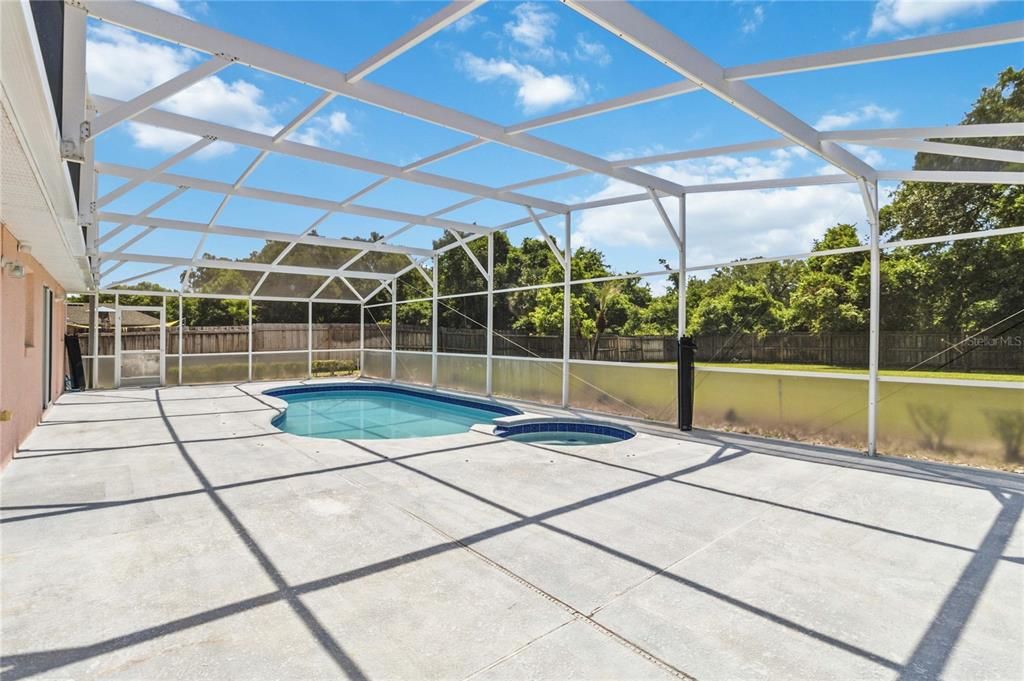 Activo con contrato: $400,000 (4 camas, 2 baños, 1806 Pies cuadrados)
