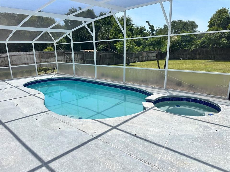 Activo con contrato: $400,000 (4 camas, 2 baños, 1806 Pies cuadrados)