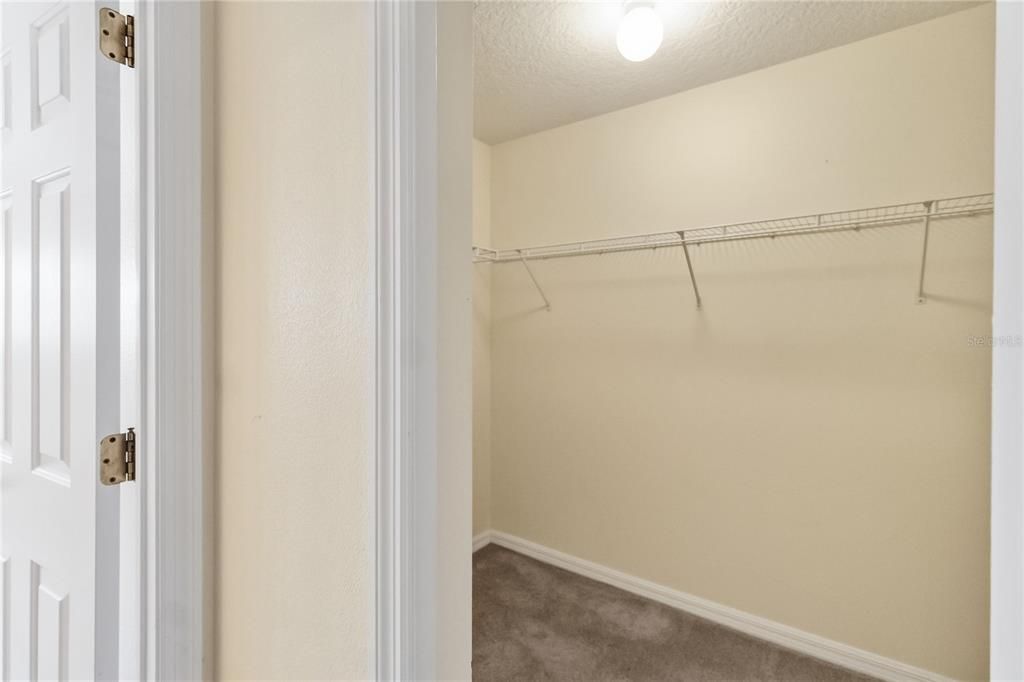 Activo con contrato: $400,000 (4 camas, 2 baños, 1806 Pies cuadrados)
