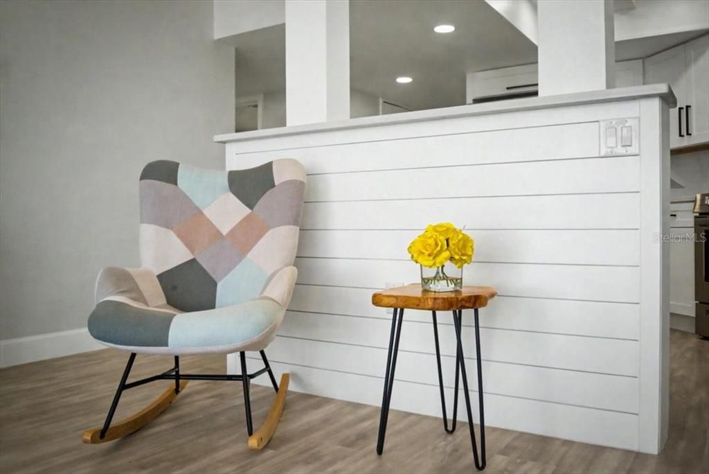 Active With Contract: $157,000 (1 beds, 1 baths, 1010 Square Feet)