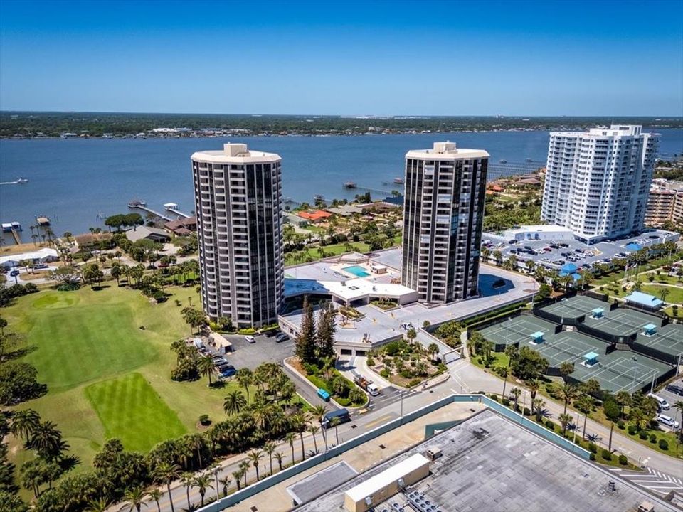 Active With Contract: $157,000 (1 beds, 1 baths, 1010 Square Feet)