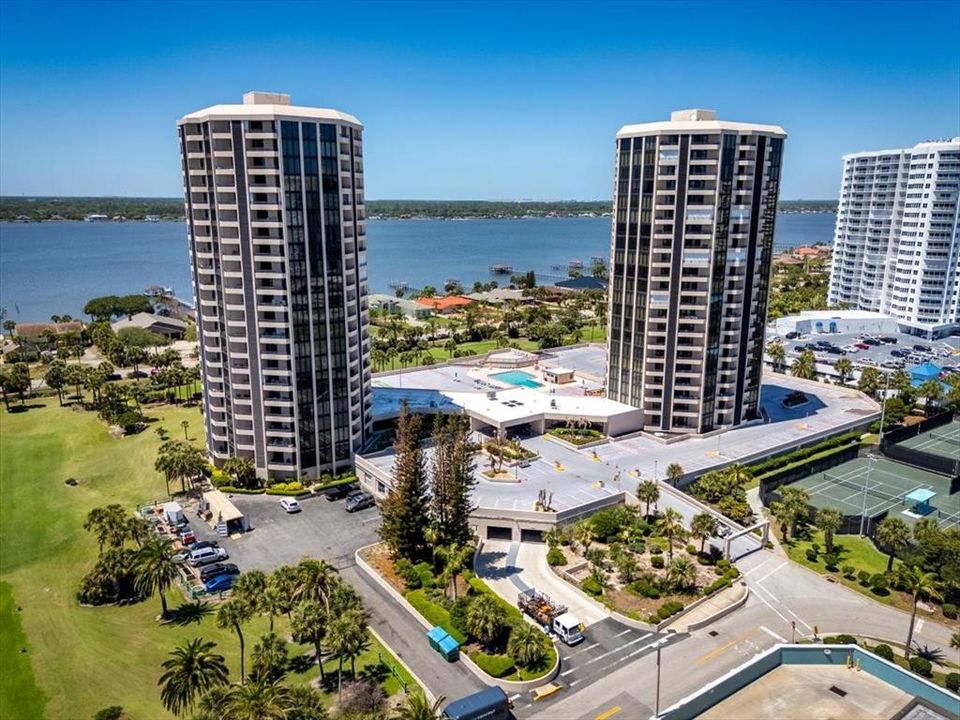 Active With Contract: $157,000 (1 beds, 1 baths, 1010 Square Feet)