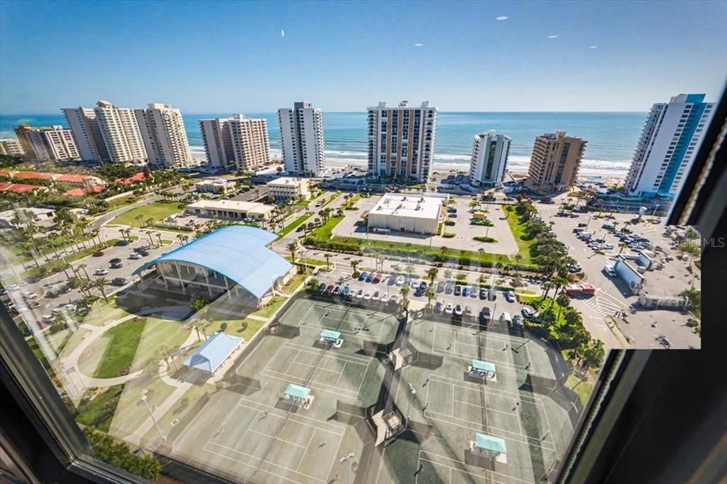 Active With Contract: $157,000 (1 beds, 1 baths, 1010 Square Feet)