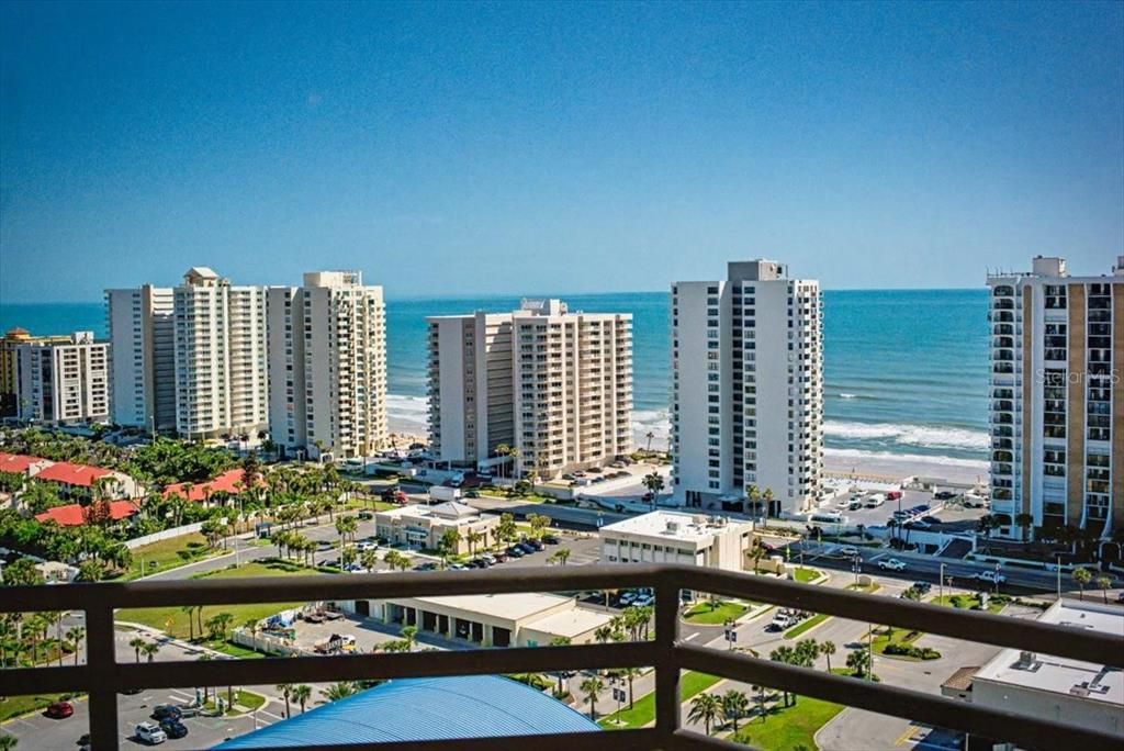 Active With Contract: $157,000 (1 beds, 1 baths, 1010 Square Feet)