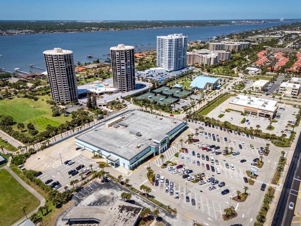 Active With Contract: $157,000 (1 beds, 1 baths, 1010 Square Feet)