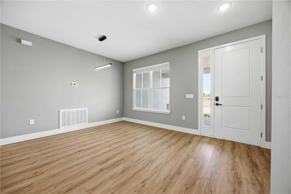 En Venta: $429,900 (4 camas, 3 baños, 2378 Pies cuadrados)