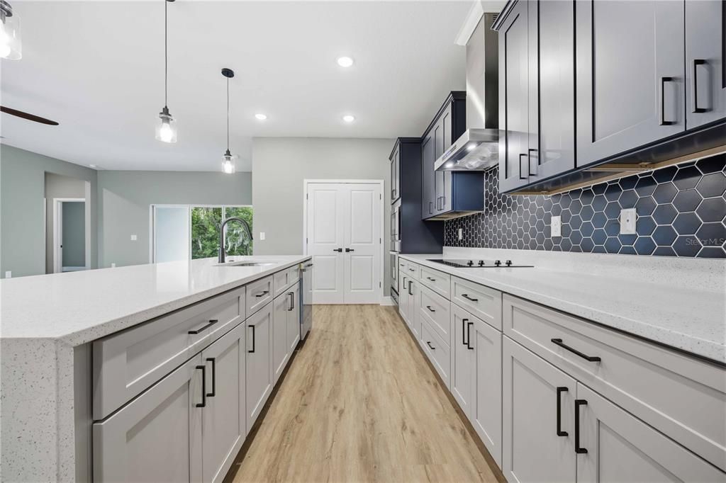 En Venta: $429,900 (4 camas, 3 baños, 2378 Pies cuadrados)