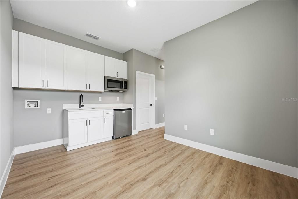 En Venta: $429,900 (4 camas, 3 baños, 2378 Pies cuadrados)