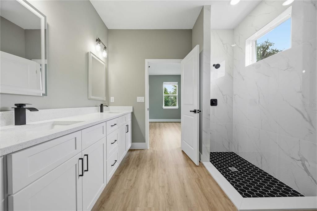 En Venta: $429,900 (4 camas, 3 baños, 2378 Pies cuadrados)