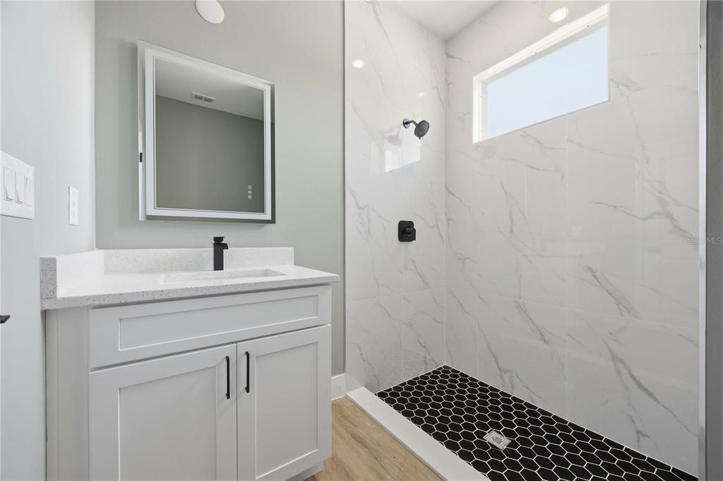 En Venta: $429,900 (4 camas, 3 baños, 2378 Pies cuadrados)