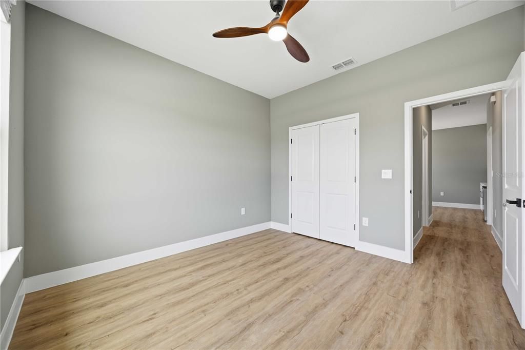 En Venta: $429,900 (4 camas, 3 baños, 2378 Pies cuadrados)