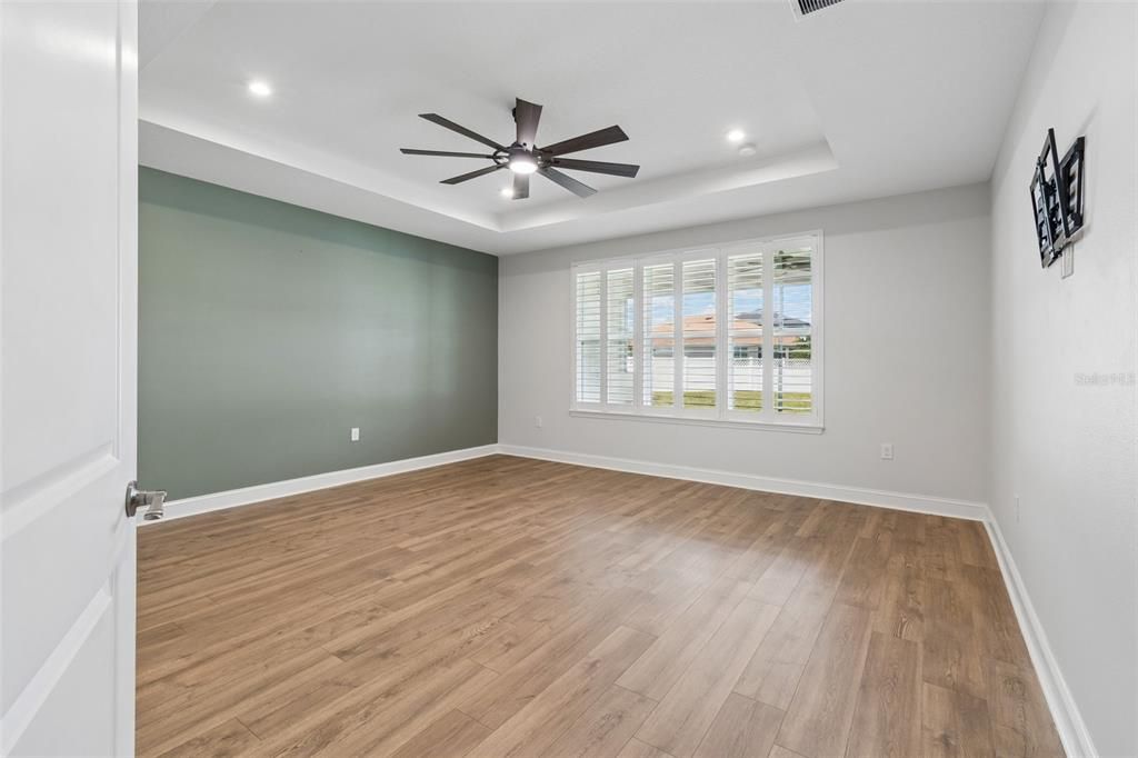 En Venta: $829,900 (5 camas, 4 baños, 3835 Pies cuadrados)