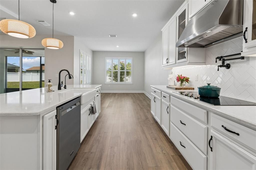 En Venta: $829,900 (5 camas, 4 baños, 3835 Pies cuadrados)