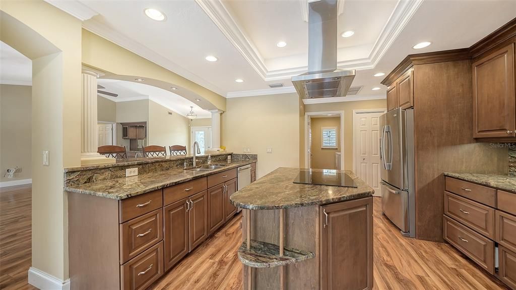 Active With Contract: $604,900 (3 beds, 2 baths, 2392 Square Feet)