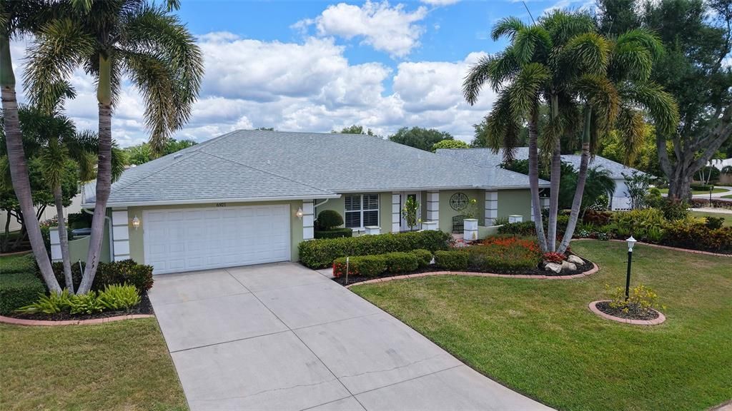 Active With Contract: $604,900 (3 beds, 2 baths, 2392 Square Feet)