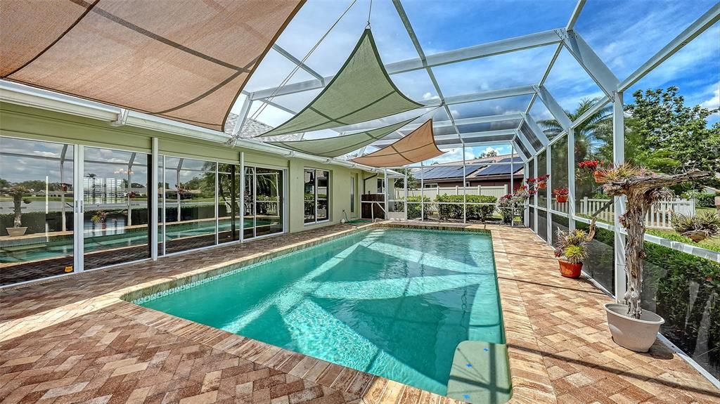 Active With Contract: $604,900 (3 beds, 2 baths, 2392 Square Feet)