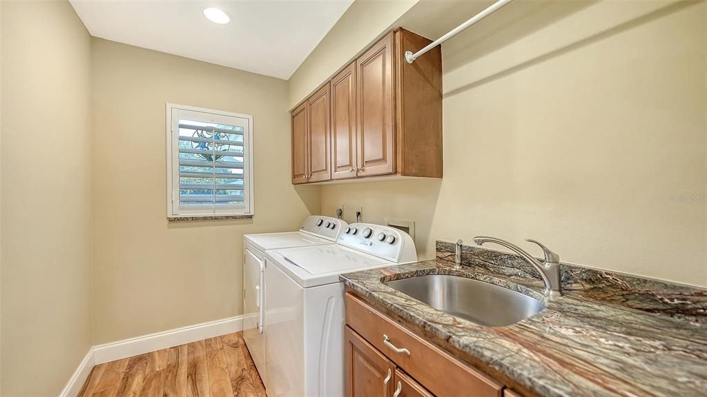 Active With Contract: $604,900 (3 beds, 2 baths, 2392 Square Feet)