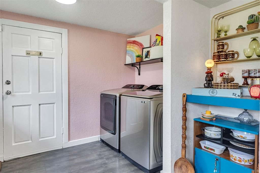 На продажу: $179,999 (2 спален, 1 ванн, 852 Квадратных фут)
