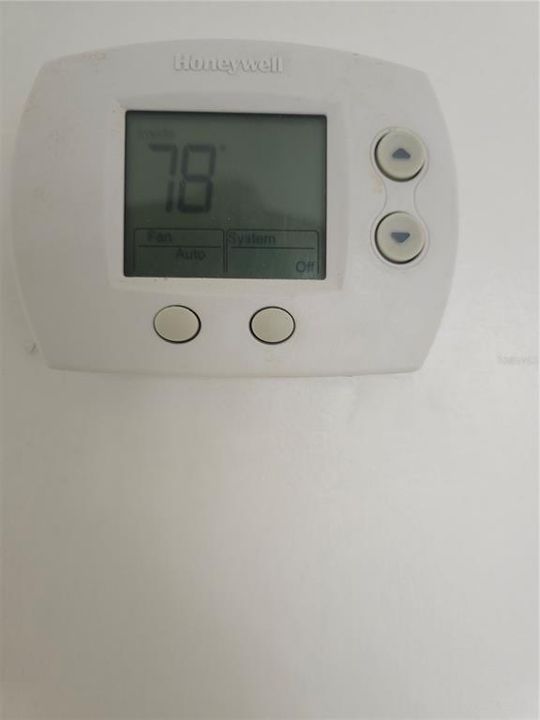 待售: $230,000 (2 贝兹, 2 浴室, 969 平方英尺)