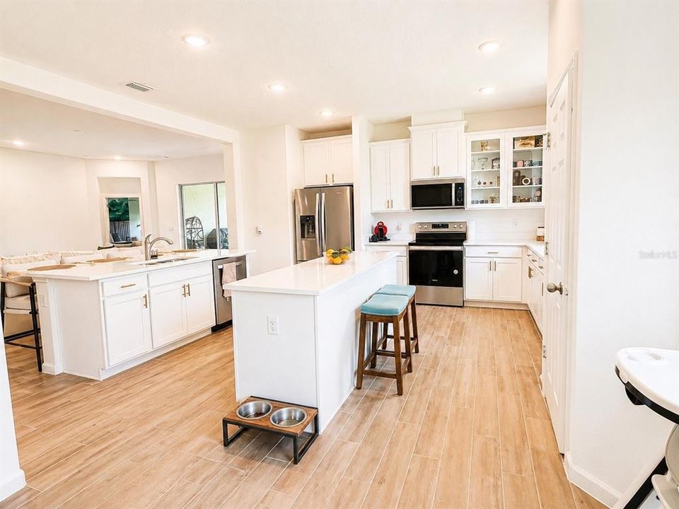 For Sale: $485,999 (3 beds, 3 baths, 2312 Square Feet)
