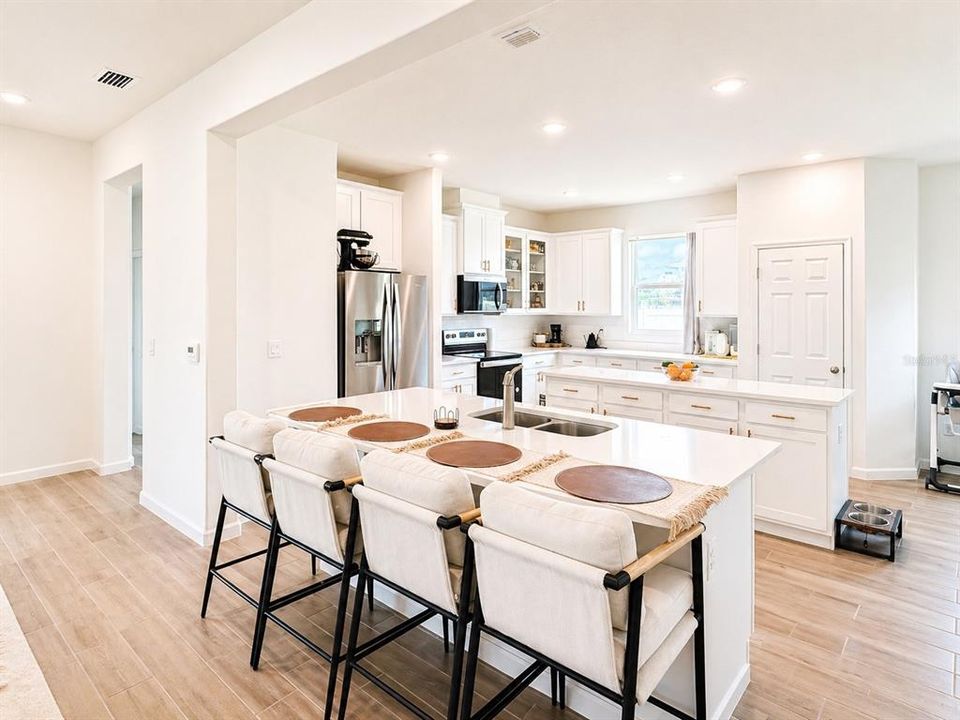 For Sale: $485,999 (3 beds, 3 baths, 2312 Square Feet)
