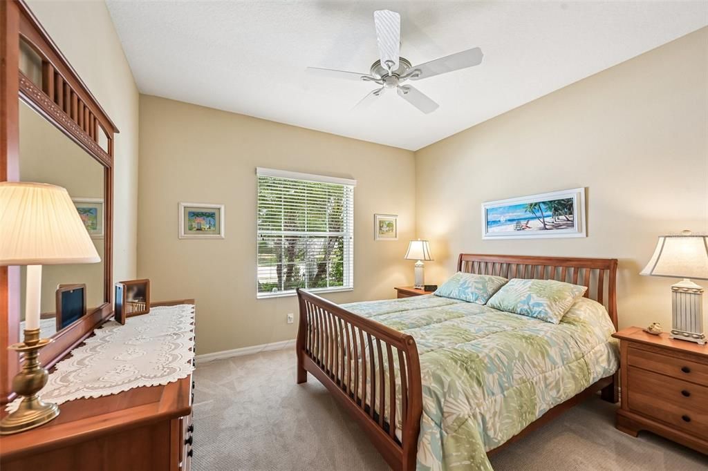 Activo con contrato: $469,900 (3 camas, 2 baños, 2136 Pies cuadrados)