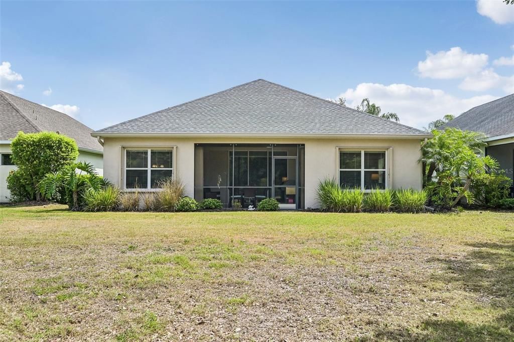Activo con contrato: $469,900 (3 camas, 2 baños, 2136 Pies cuadrados)
