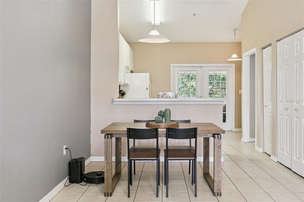En Venta: $249,000 (2 camas, 2 baños, 960 Pies cuadrados)