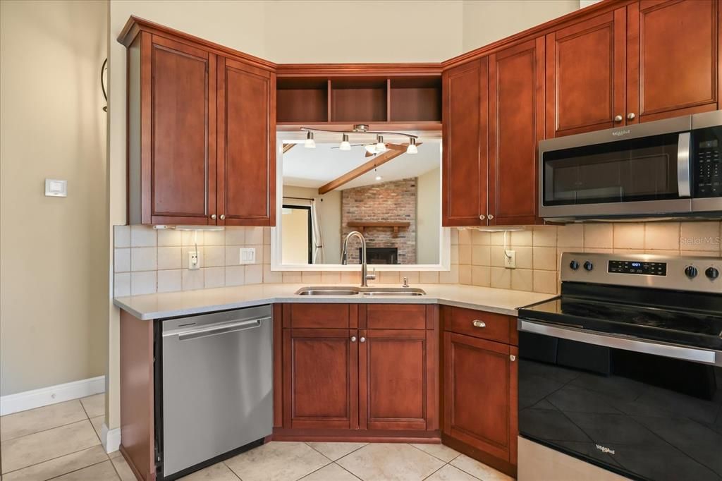 На продажу: $629,900 (4 спален, 2 ванн, 2529 Квадратных фут)