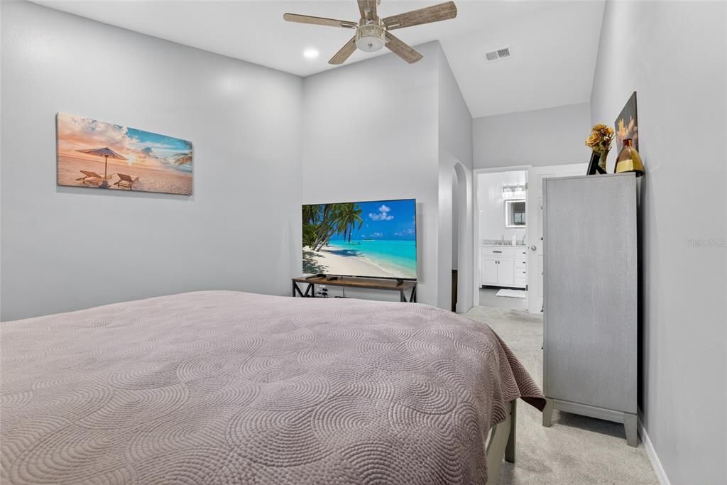 Active With Contract: $385,000 (3 beds, 2 baths, 1359 Square Feet)