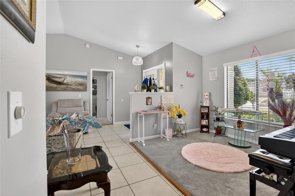 Active With Contract: $385,000 (3 beds, 2 baths, 1359 Square Feet)