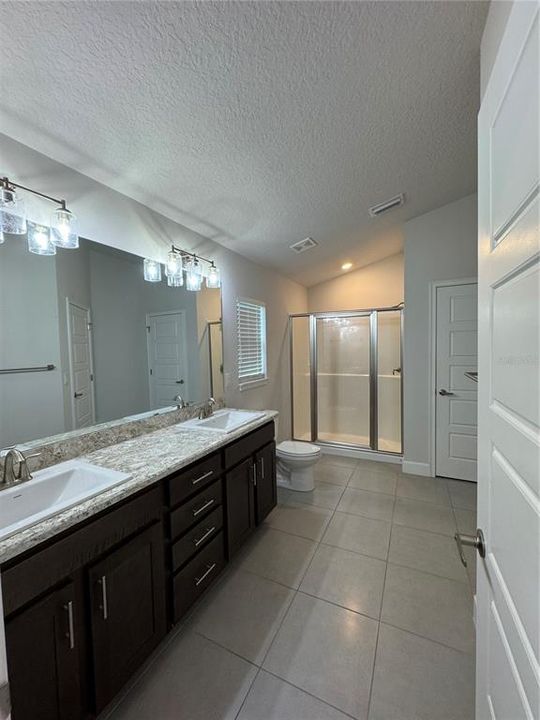 For Sale: $355,000 (3 beds, 2 baths, 1764 Square Feet)