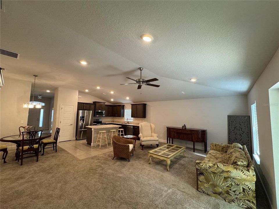 For Sale: $355,000 (3 beds, 2 baths, 1764 Square Feet)