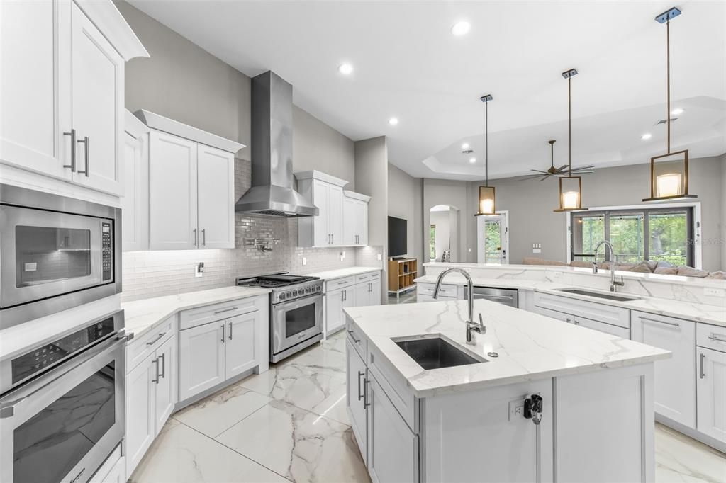 For Sale: $1,635,000 (5 beds, 4 baths, 4659 Square Feet)