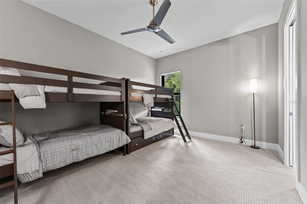 For Sale: $1,635,000 (5 beds, 4 baths, 4659 Square Feet)