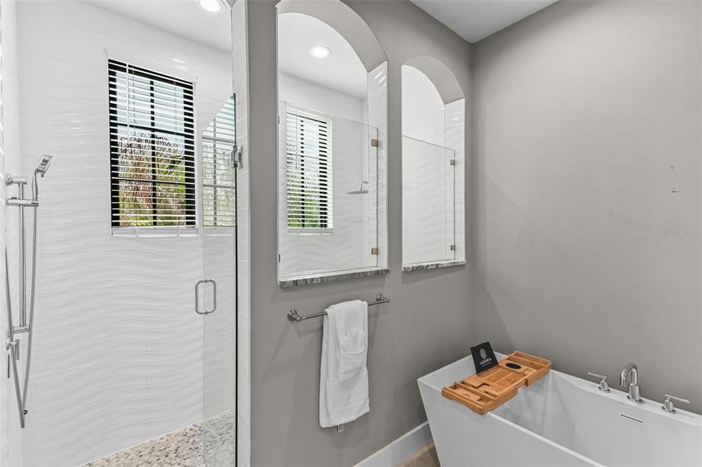 For Sale: $1,635,000 (5 beds, 4 baths, 4659 Square Feet)